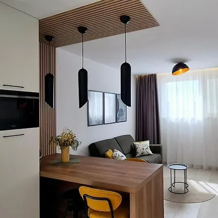 Apartman Cozy With Shared Pool Split