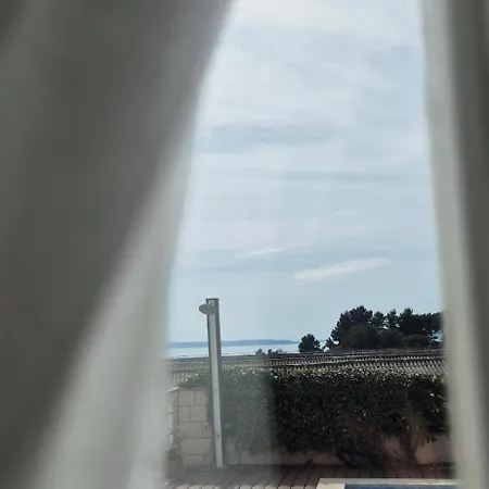 Apartment Cozy With Shared Pool