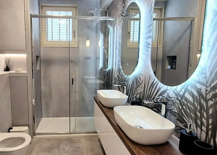 Cozy With Shared Pool Split