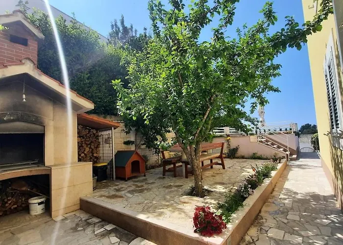 Apartament Cozy With Shared Pool Split