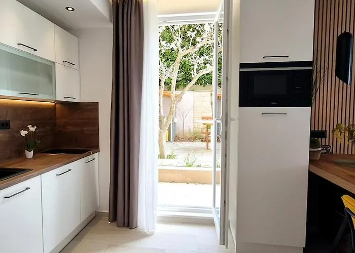 Cozy With Shared Pool *