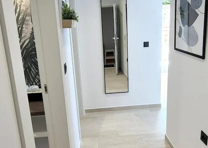 Apartment Cozy With Shared Pool