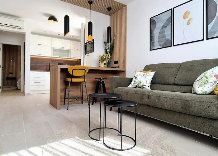 Cozy With Shared Pool Apartament *