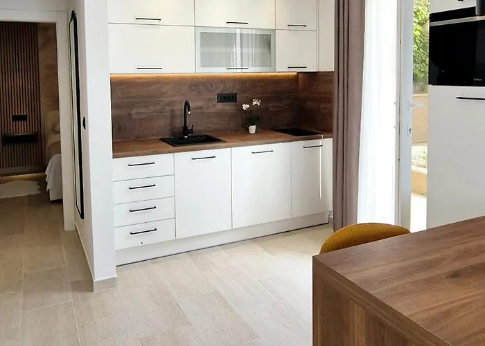 Cozy With Shared Pool Apartament