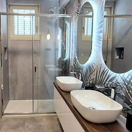 Cozy With Shared Pool ספליט